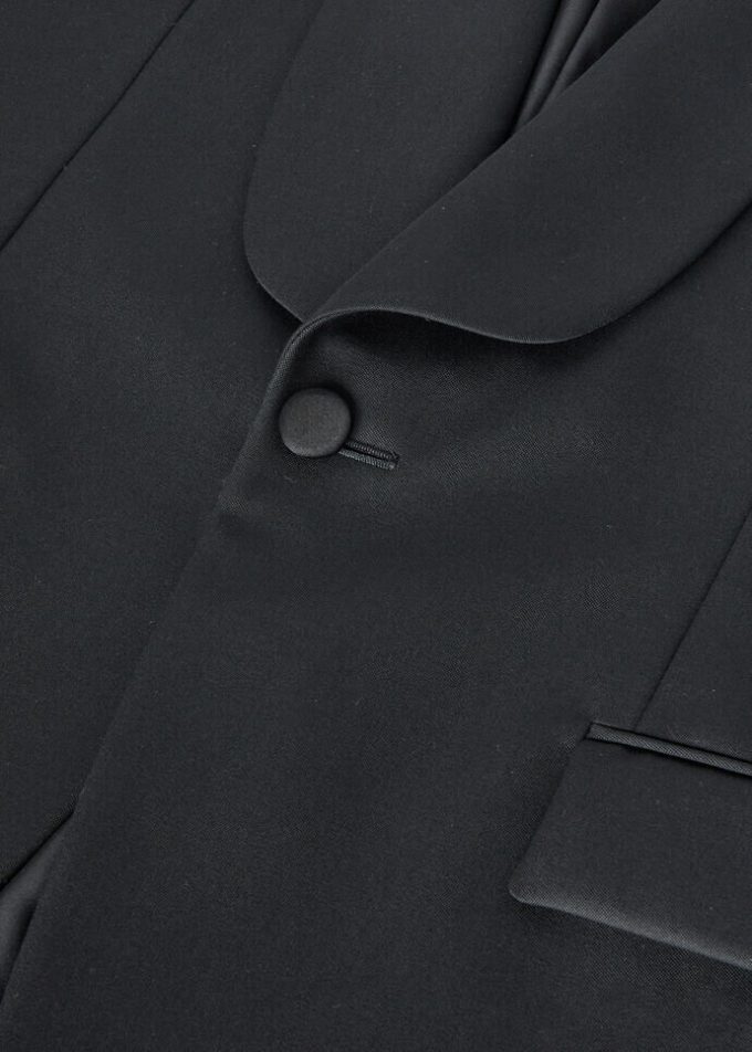 Daniel Suit