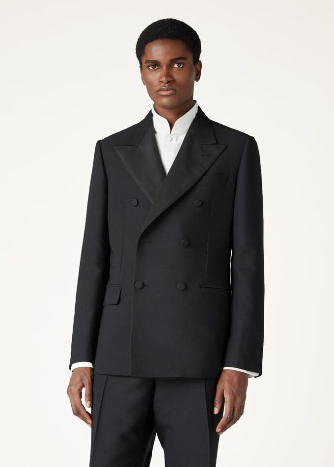 International Suit